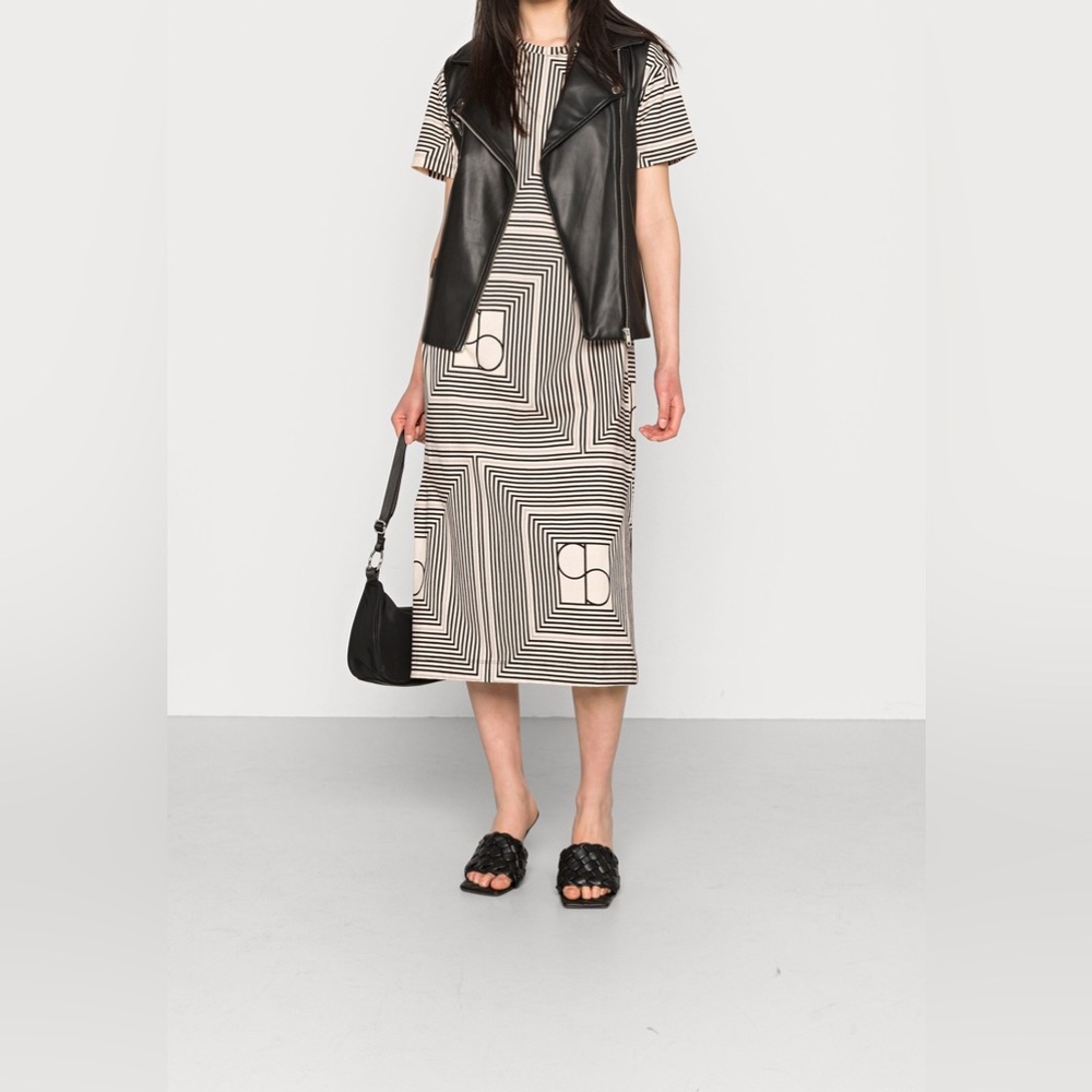 SOAKED in Luxury Midi Dress Size L